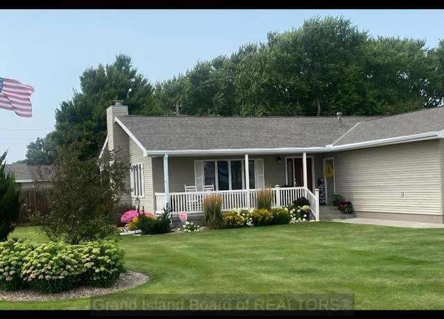 Property at 818 Phelps St, Shelton, NE 68840, 3 beds, 3 baths