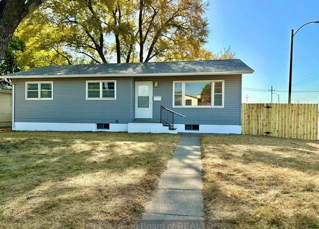 Property at 3227 W 18th St, Grand Island, NE 68803, 3 beds, 1.5 baths