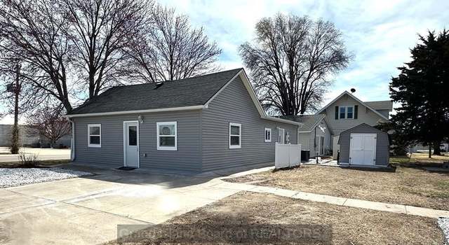 Photo of 101 W Cedar St, Doniphan, NE 68832