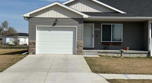 Photo of 1010 E 19th St, Grand Island, NE 68801