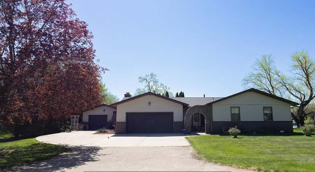 Photo of 327 Pheasant Dr, Grand Island, NE 68801