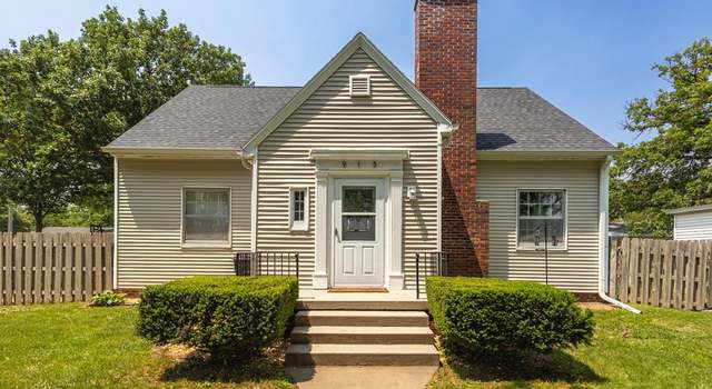 Photo of 915 15th St, Aurora, NE 68818