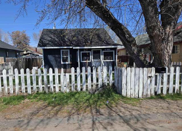Property at 9 Monrovia St, Susanville, CA 96130, 2 beds, 1 bath