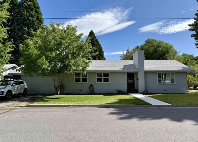 Property at 800 Mark St, Susanville, CA 96130, 3 beds, 0.5 baths