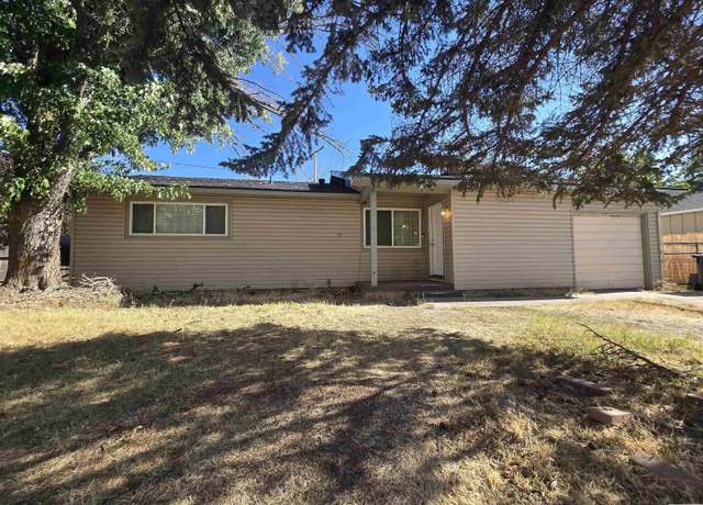 Property at 524 Woodside Way Way, Susanville, CA 96130, 2 beds, 1 bath