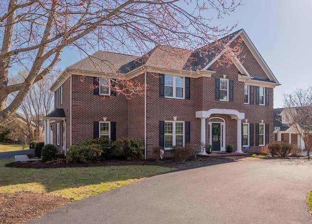 Property at 470 Loretto Dr, Wytheville, VA 24382, 4 beds, 4.5 baths