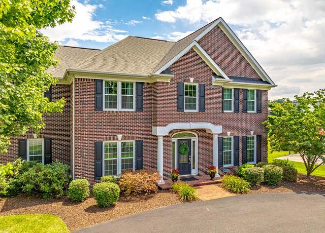 Property at 470 Loretto Dr, Wytheville, VA 24382, 4 beds, 4.5 baths