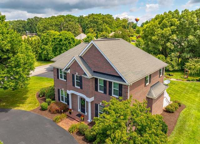 Property at 470 Loretto Dr, Wytheville, VA 24382, 4 beds, 4.5 baths