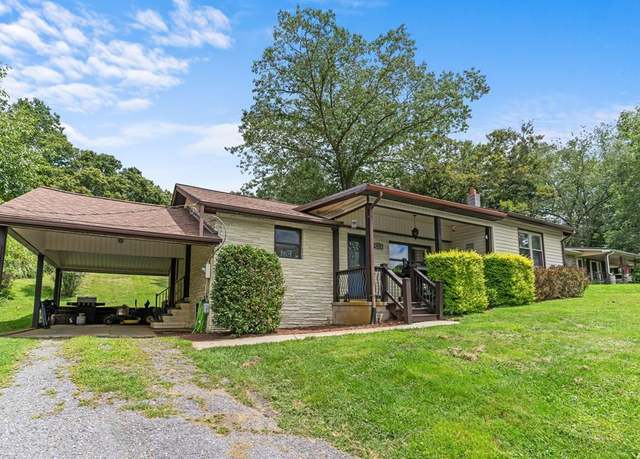 Property at 338 W Grayson St, Hillsville, VA 24343, 3 beds, 2 baths
