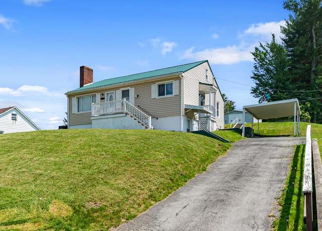 Property at 810 Cumberland Dr, Marion, VA 24360, 4 beds, 2 baths