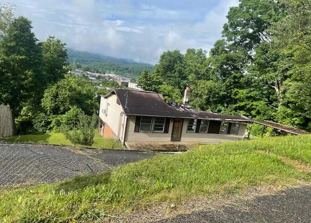 Property at 1920 Ninth St #1, Richlands, VA 24641