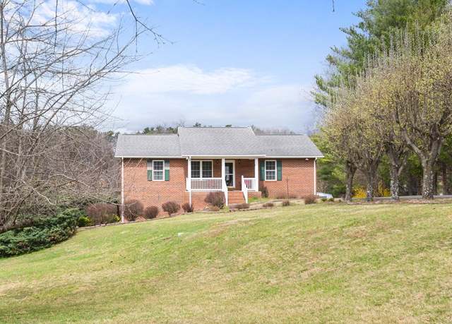 Property at 110 Williams St, Galax, VA 24333, 4 beds, 2 baths