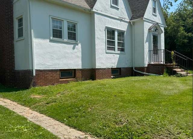Property at 453 Riverside Dr, North Tazewell, VA 24630, 3 beds, 2 baths