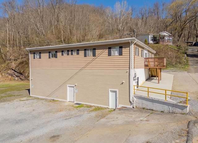 Property at 171 Market St, Marion, VA 24354, 8 beds, 1 bath