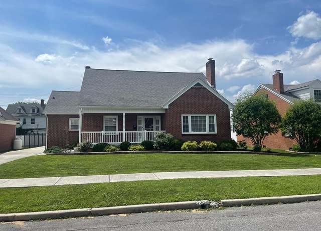Property at 308 Lee St, Richlands, VA 24641, 3 beds, 3 baths