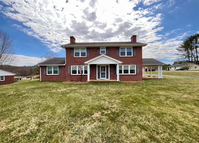 Property at 7947 Carrollton Pike, Galax, VA 24333, 5 beds, 3 baths
