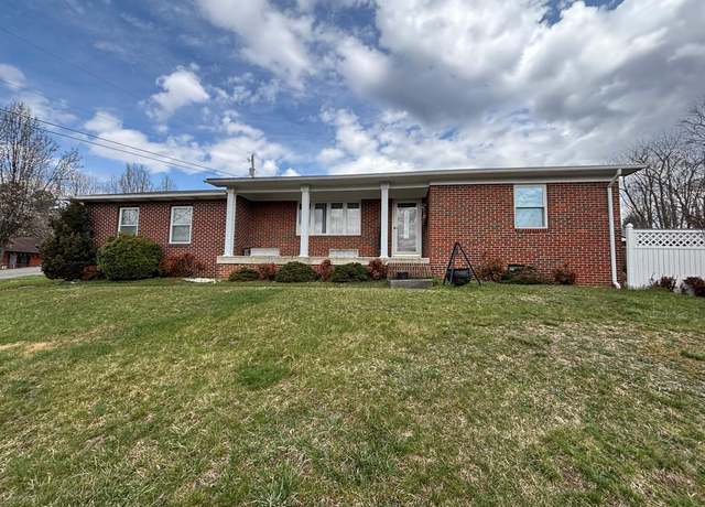Property at 1037 Pond St, Pounding Mill, VA 24637, 3 beds, 2 baths