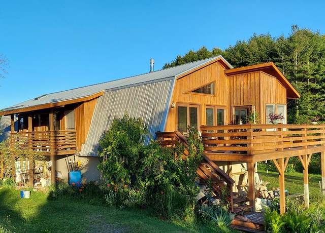 Property at 29 Wagon Wheel Rd, Elk Creek, VA 24326, 3 beds, 3 baths