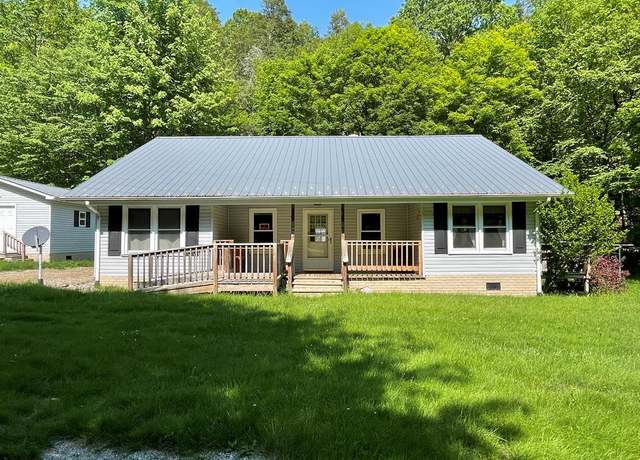 Property at 836 Helton Creek Ln, Whitetop, VA 24292, 4 beds, 1 bath