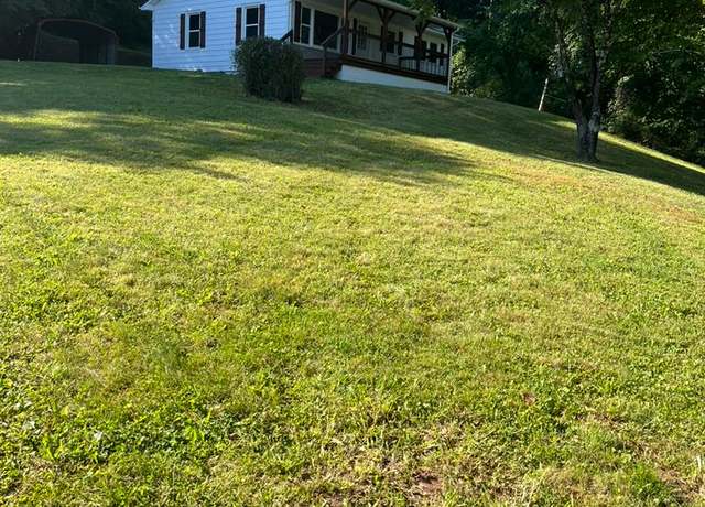 Property at 511 Reed St, Damascus, VA 24236, 2 beds, 1 bath