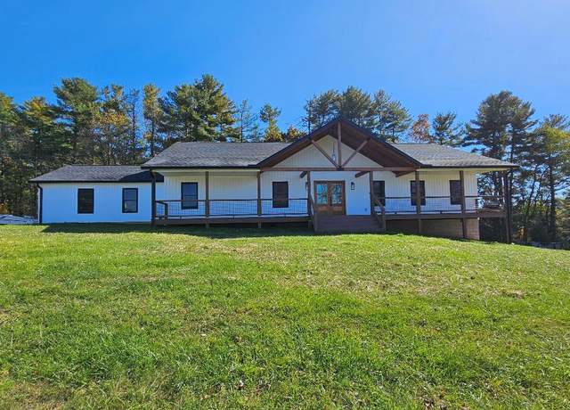 Property at 313 Fox Run Dr, Galax, VA 24333, 4 beds, 2.5 baths