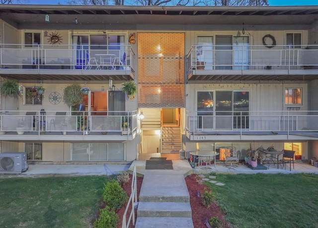 Property at 1145 Carriage Circle, Unit 104 Cir, Bristol, VA 24201, 2 beds, 1.5 baths