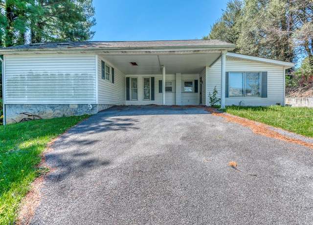 Property at 454 SW Oakland St, Abingdon, VA 24210, 3 beds, 2 baths
