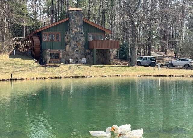Property at 272 Groundhog Hills Rd, Hillsville, VA 24343, 2 beds, 2 baths