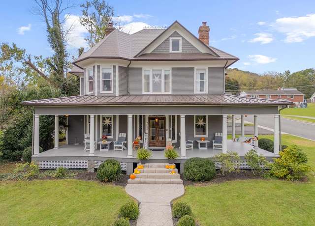 Property at 595 N 4th St, Wytheville, VA 24382, 5 beds, 3.5 baths