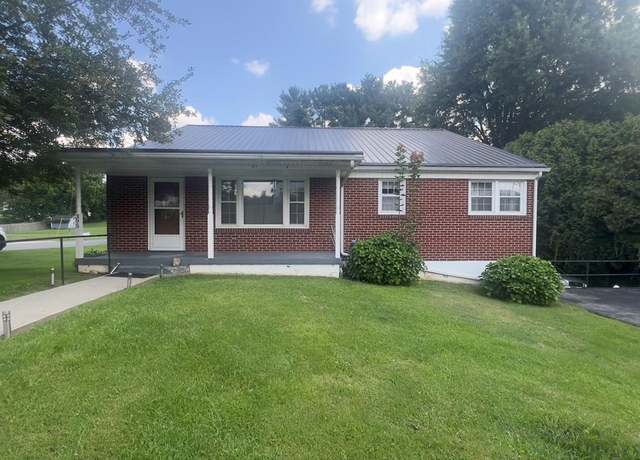Property at 395 E Franklin St, Wytheville, VA 24382, 4 beds, 3 baths