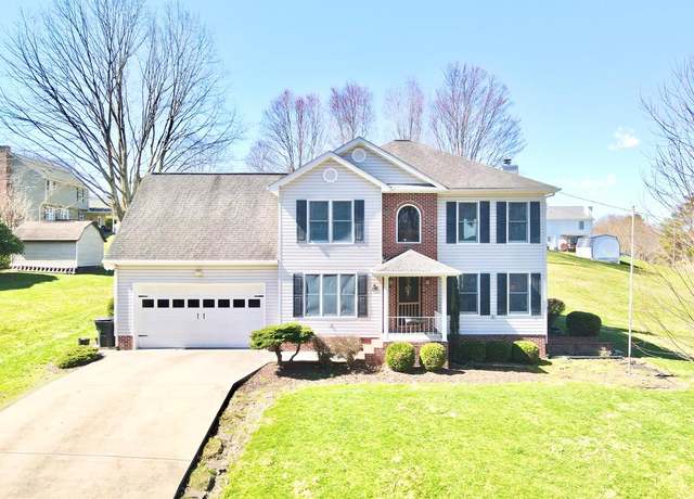 Property at 210 Philos St, Tazewell, VA 24651, 4 beds, 3.5 baths