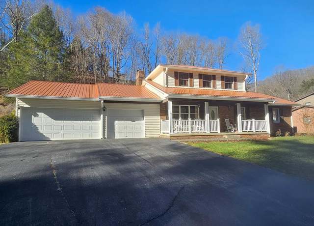Property at 528 Sycamore Ln, Richlands, VA 24641, 4 beds, 4.5 baths