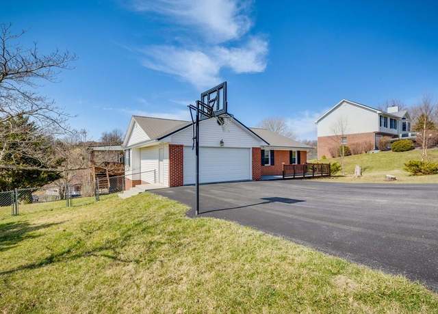 Property at 209 Faith St, North Tazewell, VA 24630, 4 beds, 3 baths
