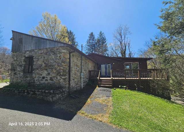 Property at 1482 Scratch Gravel Rd, Marion, VA 24354, 3 beds, 1.5 baths