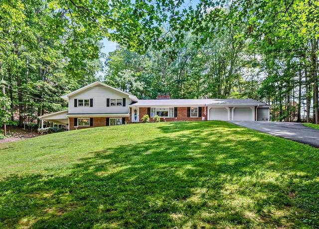 Property at 619 Sherwood Dr, Marion, VA 24354, 5 beds, 3 baths