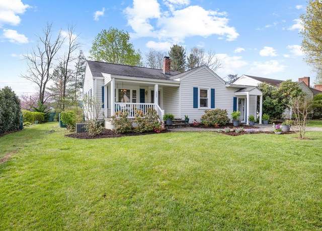 Property at 322 White St NE, Abingdon, VA 24210, 2 beds, 2 baths