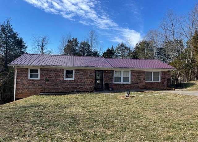 Property at 399 Rose Dr, Lebanon, VA 24266, 3 beds, 1.5 baths