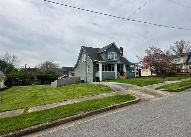 Property at 103 E Virginia St, Galax, VA 24333, 4 beds, 2.5 baths
