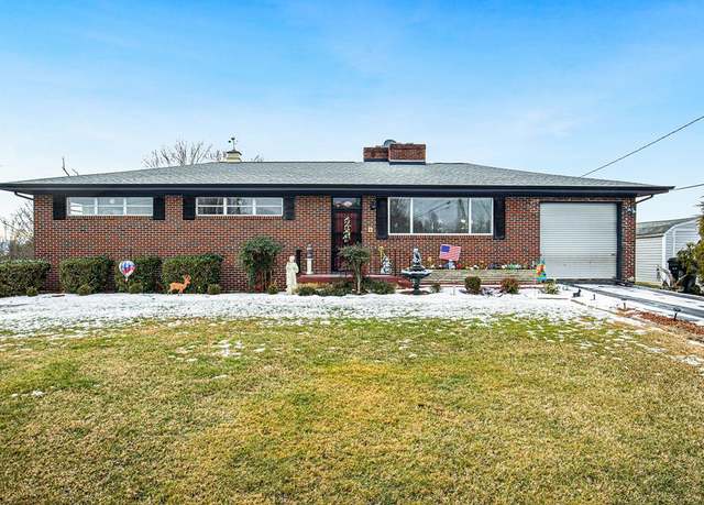 Property at 748 Navaho Trl, Bristol, VA 24201, 3 beds, 1.5 baths