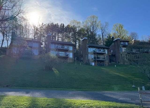 Property at 40 Doe Vly, Hillsville, VA 24343, 2 beds, 2 baths