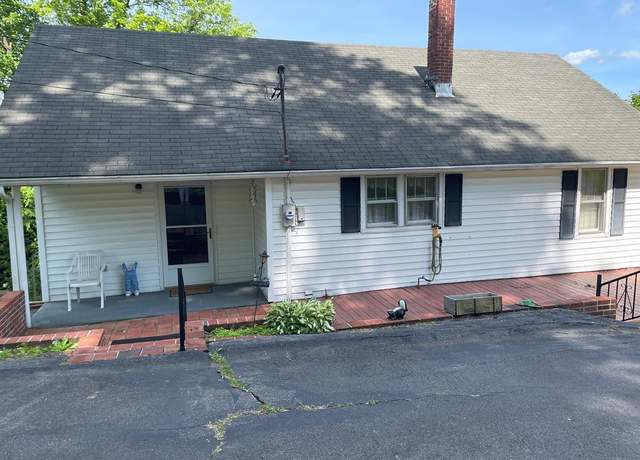 Property at 419 Adams St, Marion, VA 24354, 4 beds, 1 bath