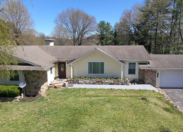 Property at 311 Holly St, Marion, VA 24354, 4 beds, 3.5 baths