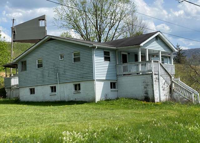 Property at 308 Division St, Tazewell, VA 24651, 3 beds, 1.5 baths