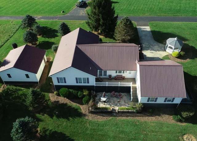 Property at 29 Poppy Trl, Hillsville, VA 24343, 3 beds, 2.5 baths