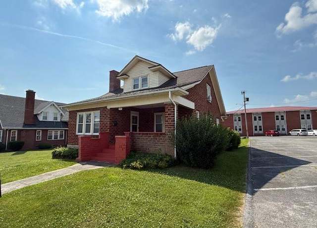 Property at 305 W Washington St, Galax, VA 24333, 3 beds, 2 baths