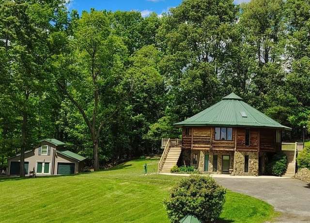 Property at 305 Forbes St, Cedar Bluff, VA 24609, 2 beds, 2 baths
