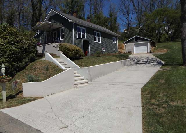 Property at 304 Edgewood Dr, Galax, VA 24333, 3 beds, 2 baths