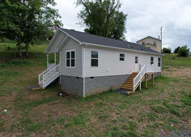 Property at 224 Palmer Ave, Marion, VA 24354, 3 beds, 2 baths