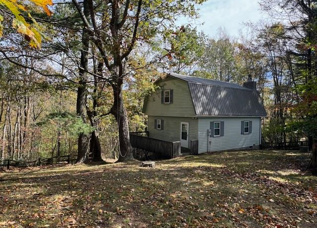 Property at 107 Fox Glen Rd, Fancy Gap, VA 24328, 3 beds, 1 bath