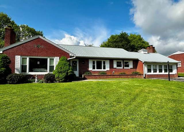 Property at 442 Wassona Dr, Marion, VA 24354, 3 beds, 2.5 baths